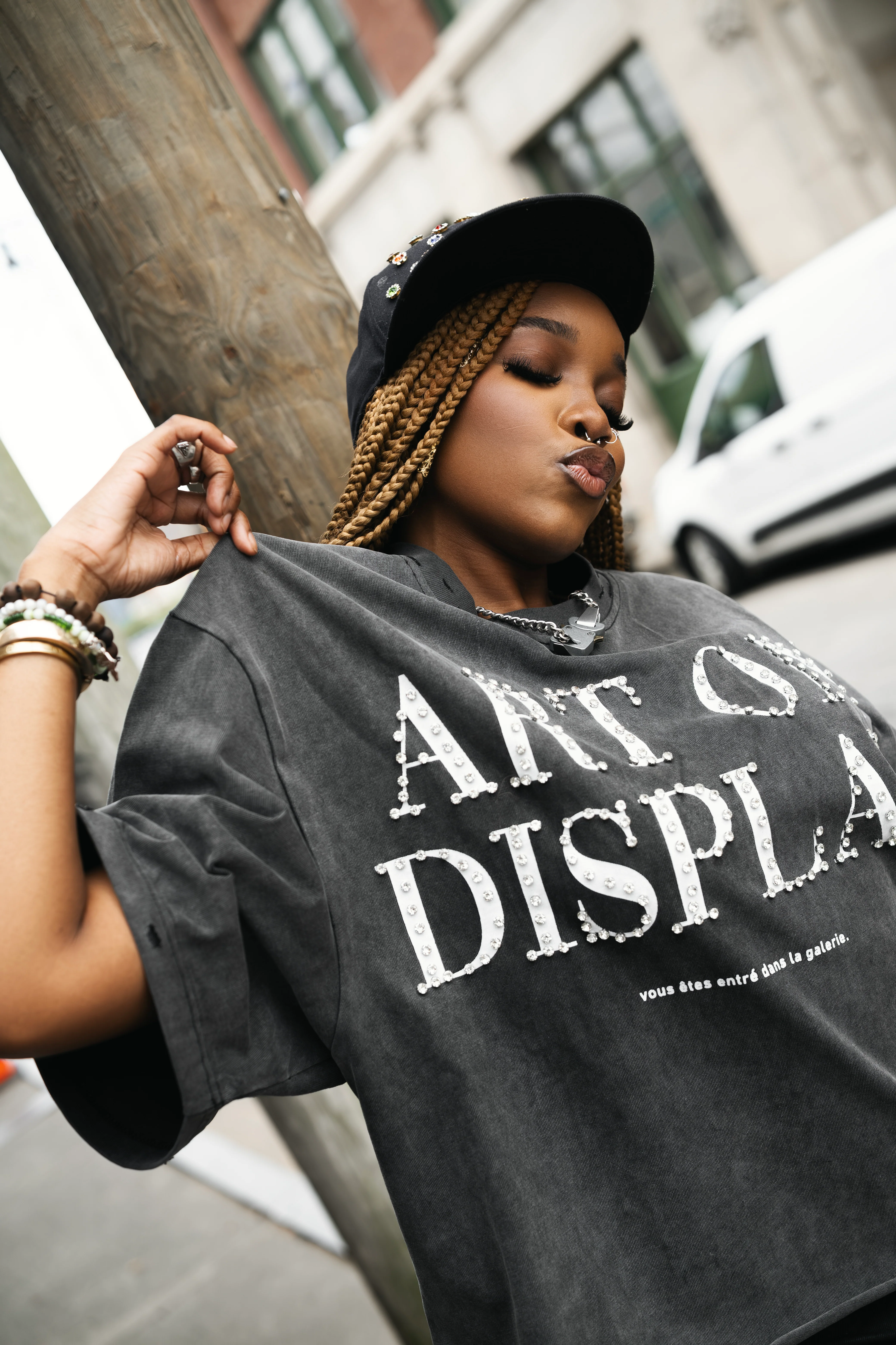 "ART ON DISPLAY" RHINESTONE DISTRESSTED TEE - Image 6